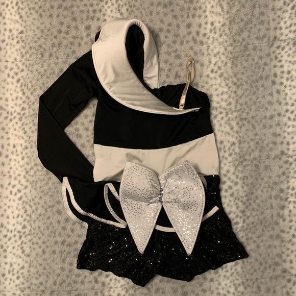 Black & white sequence dance costume. - Picture 5 of 10